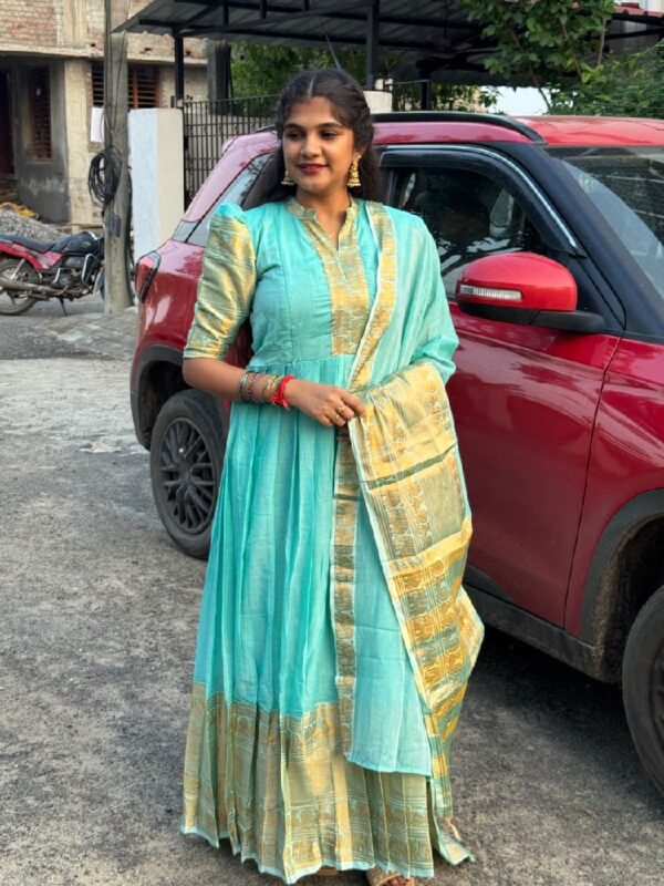 Narayanpet Gown With Duppata